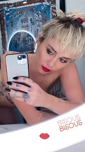 Miley Cyrus Onlyfans Leaked Nude Image #MkEuBgBHeE