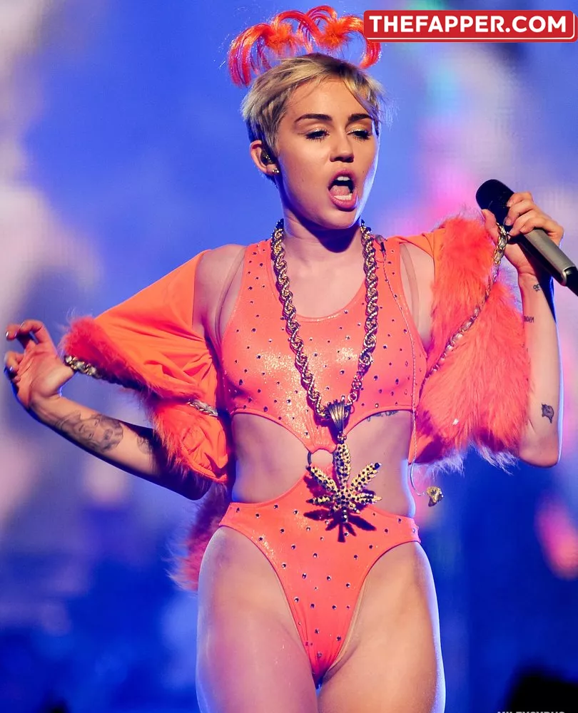 Miley Cyrus  Onlyfans Leaked Nude Image #OKUbmg5dKm