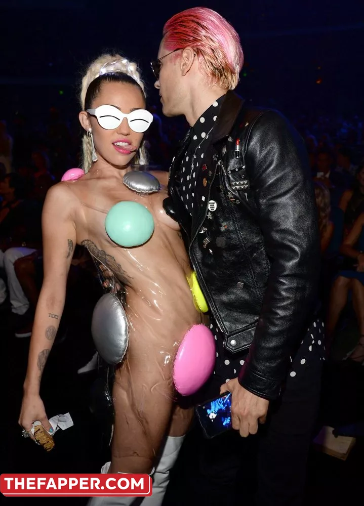 Miley Cyrus  Onlyfans Leaked Nude Image #Q6LRnTdyn1