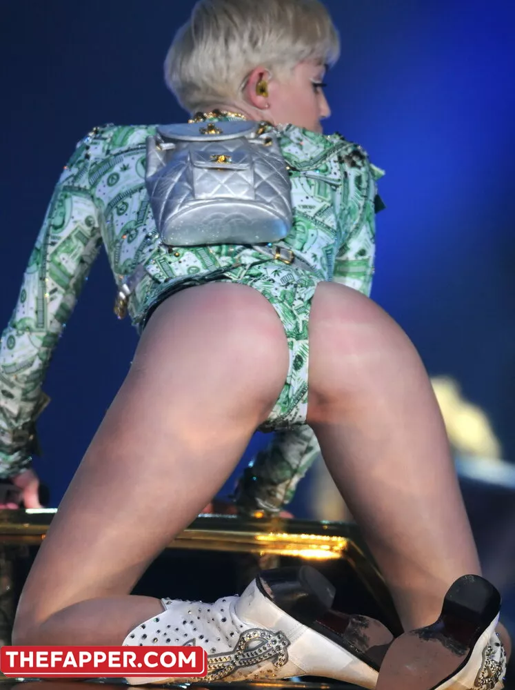 Miley Cyrus  Onlyfans Leaked Nude Image #QNWFQB73gr