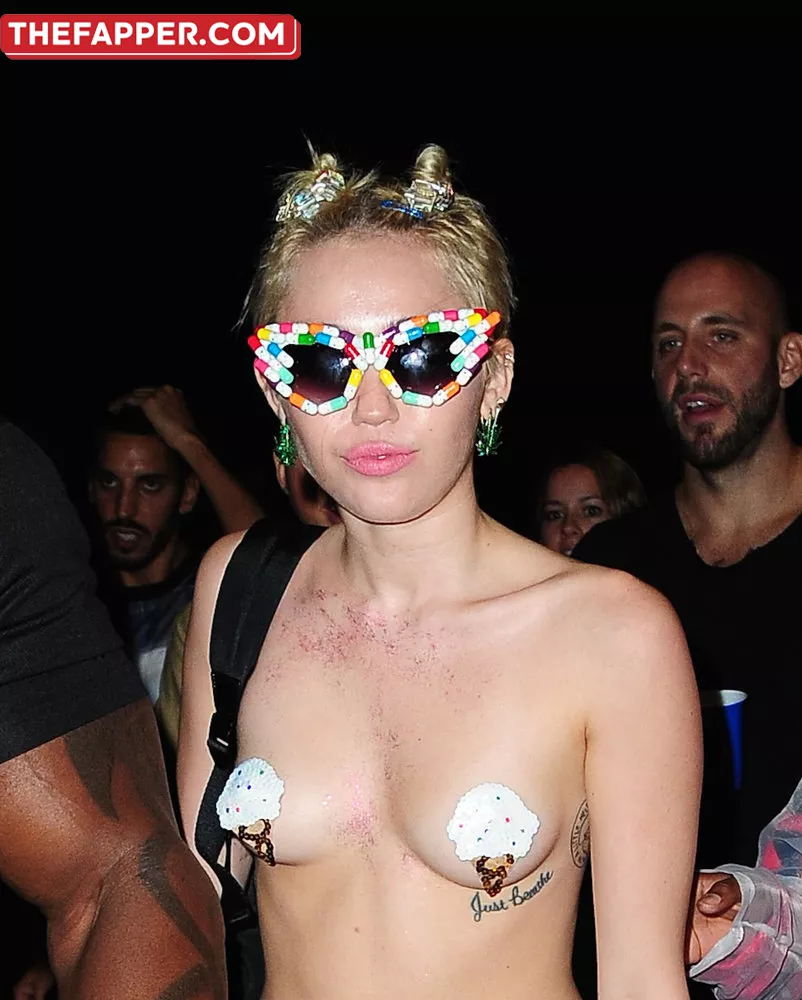 Miley Cyrus  Onlyfans Leaked Nude Image #RNluT74pQW
