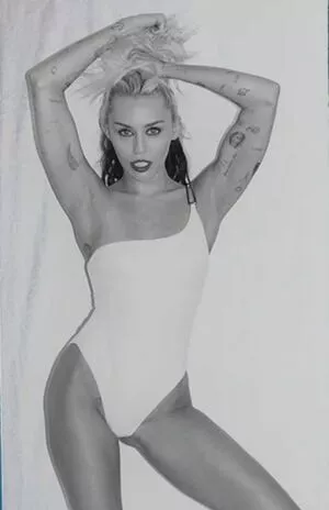 Miley Cyrus Onlyfans Leaked Nude Image #RZ01OPAX1c