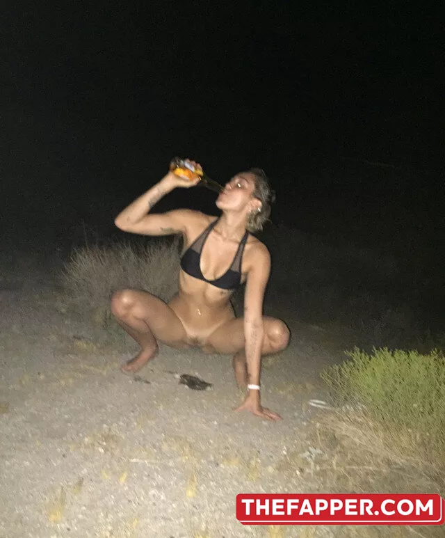 Miley Cyrus  Onlyfans Leaked Nude Image #STczArNsui