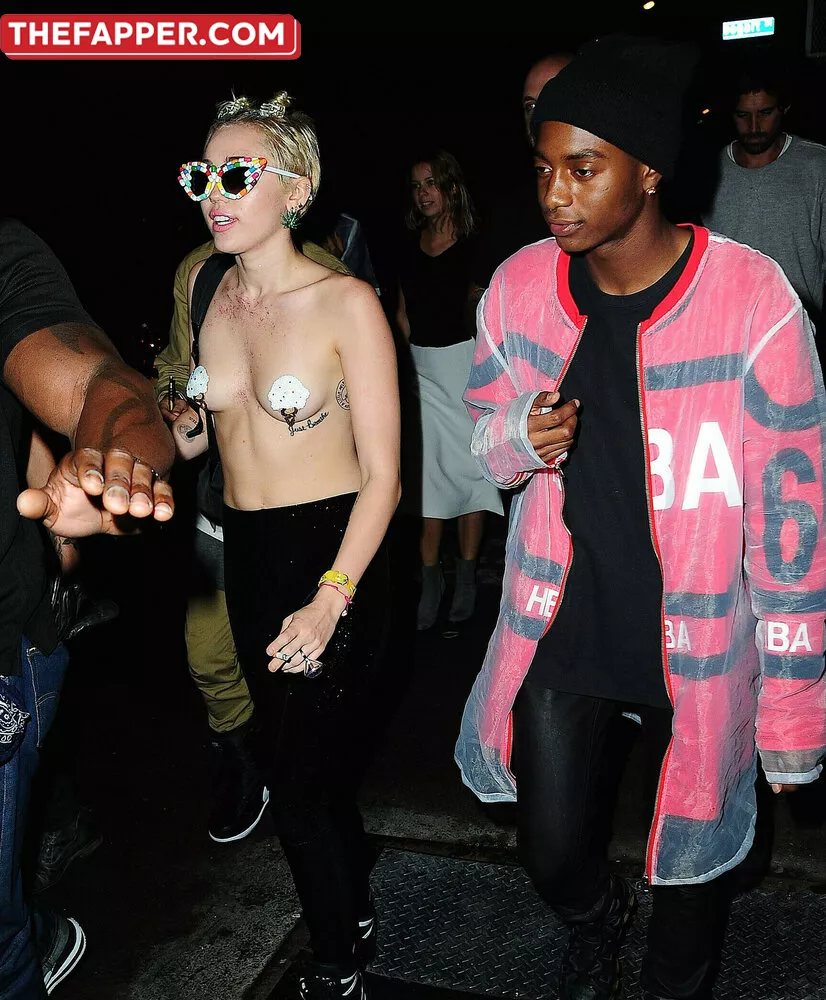 Miley Cyrus  Onlyfans Leaked Nude Image #URichI7938