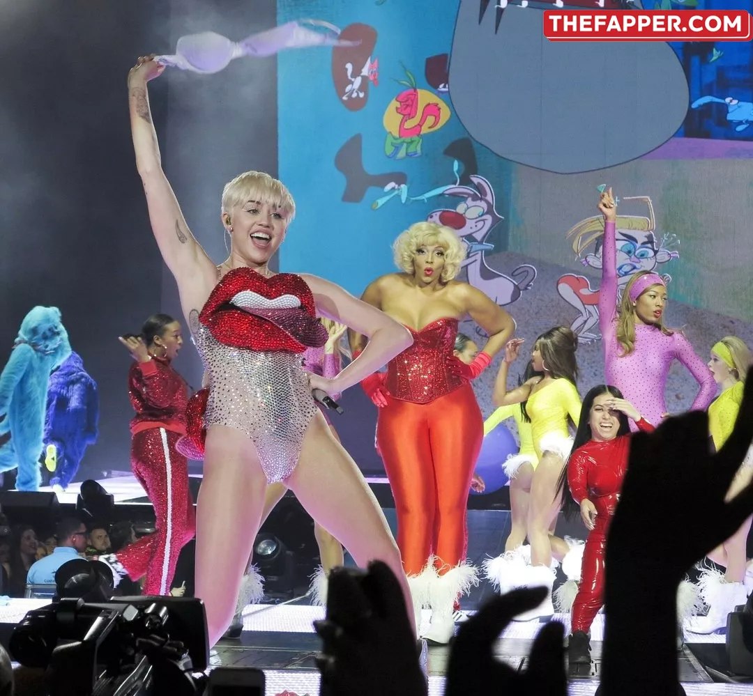 Miley Cyrus  Onlyfans Leaked Nude Image #VU39nY0cBw