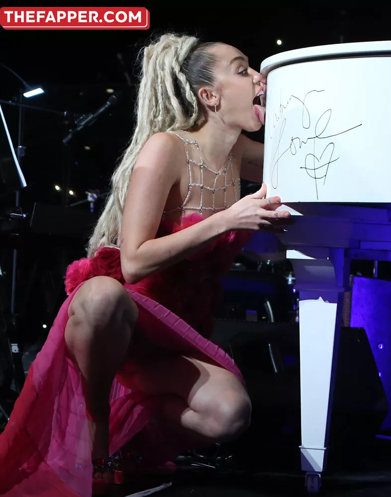 Miley Cyrus  Onlyfans Leaked Nude Image #X0RLn8Nh3k