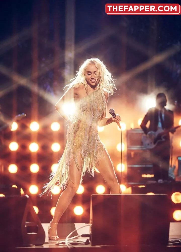 Miley Cyrus  Onlyfans Leaked Nude Image #YUnRETebzu