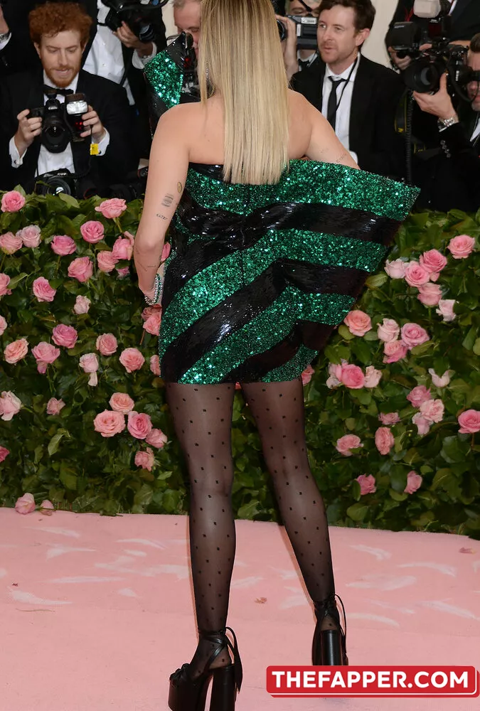 Miley Cyrus  Onlyfans Leaked Nude Image #YjMPMEQiqB