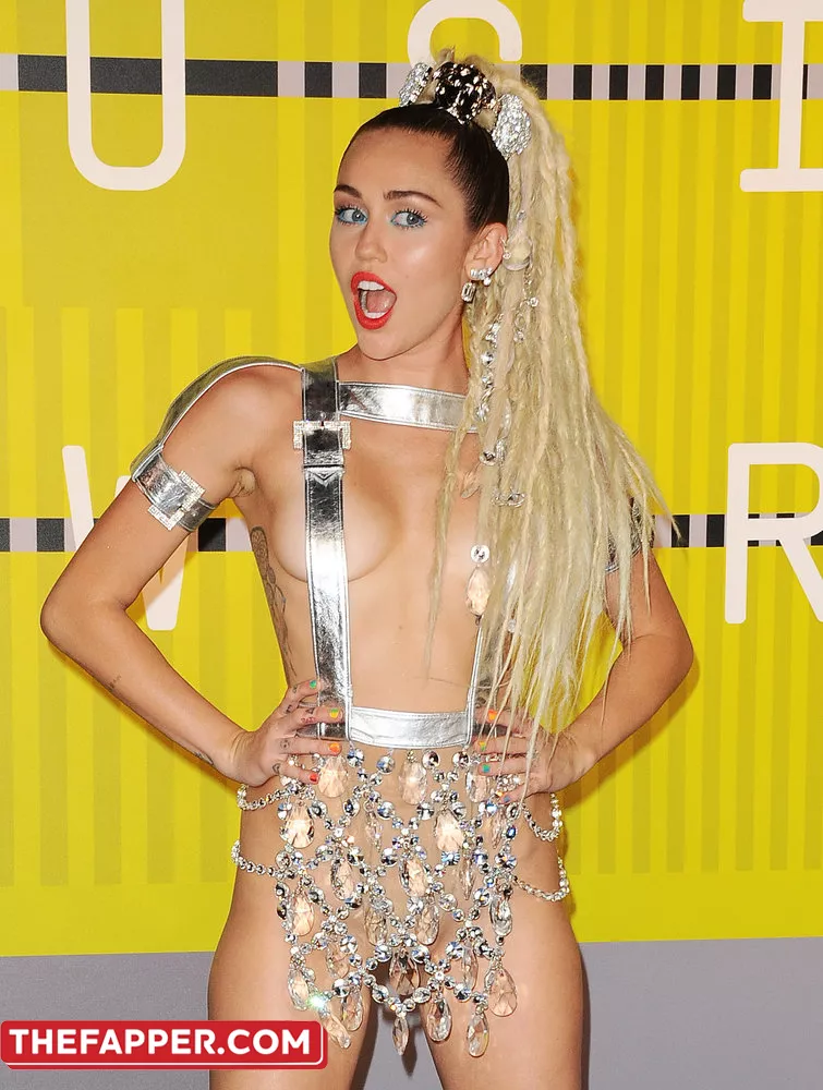 Miley Cyrus  Onlyfans Leaked Nude Image #ZP5A8XESpp