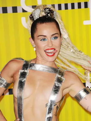 Miley Cyrus Onlyfans Leaked Nude Image #Zm3qW2s3jq