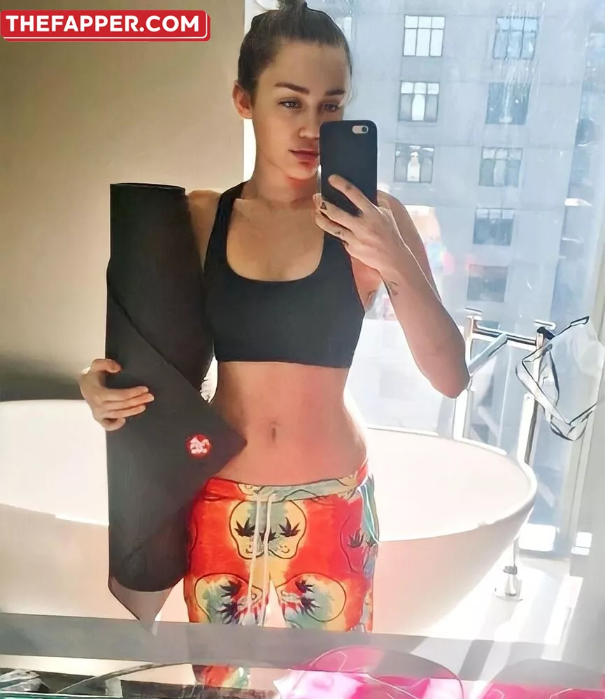 Miley Cyrus  Onlyfans Leaked Nude Image #Zoi0RFhwKo