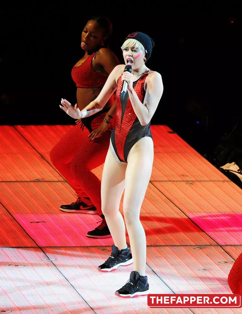 Miley Cyrus  Onlyfans Leaked Nude Image #Zz7ATRl0cs