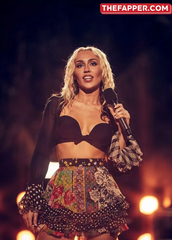 Miley Cyrus  Onlyfans Leaked Nude Image #aAhnDqd3BV