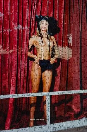 Miley Cyrus Onlyfans Leaked Nude Image #bvT6BjTYvb