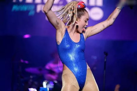 Miley Cyrus Onlyfans Leaked Nude Image #cDvVkYOjKT