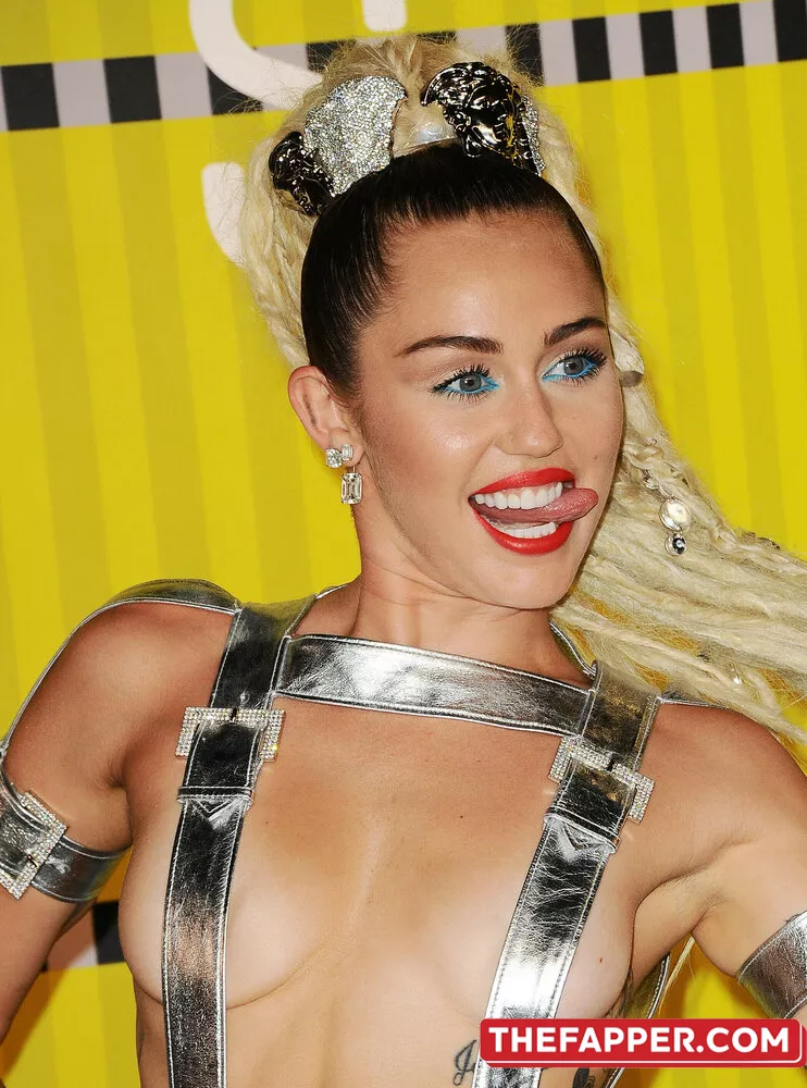Miley Cyrus  Onlyfans Leaked Nude Image #cSIKqw95xD