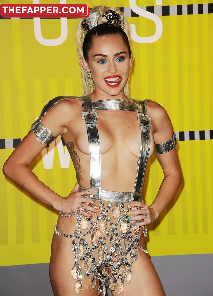 Miley Cyrus  Onlyfans Leaked Nude Image #comJrdGJzr