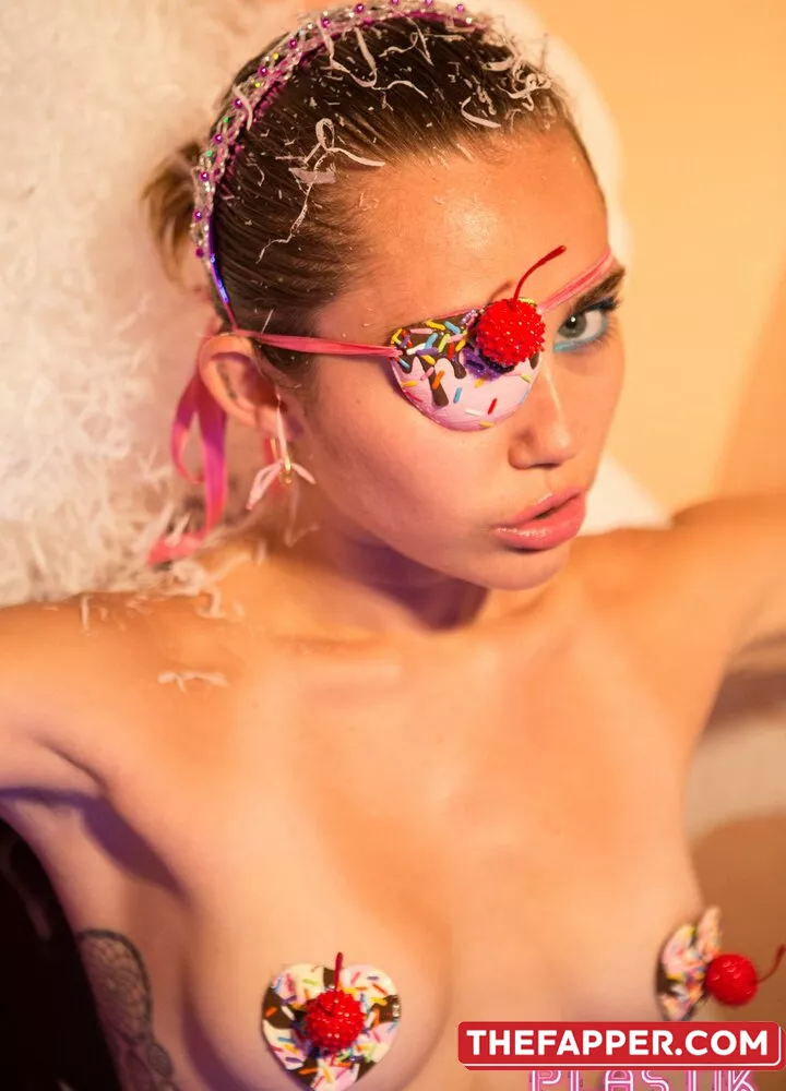 Miley Cyrus  Onlyfans Leaked Nude Image #dH8NtUUarS