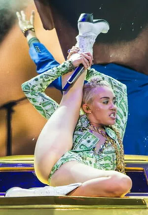 Miley Cyrus Onlyfans Leaked Nude Image #eOz7afl4hj