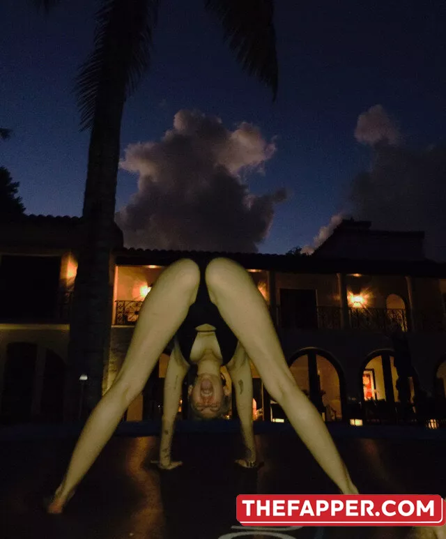 Miley Cyrus  Onlyfans Leaked Nude Image #fXyf7O4X4o