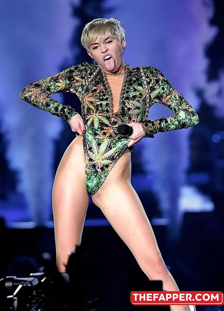 Miley Cyrus  Onlyfans Leaked Nude Image #g16duFcK96