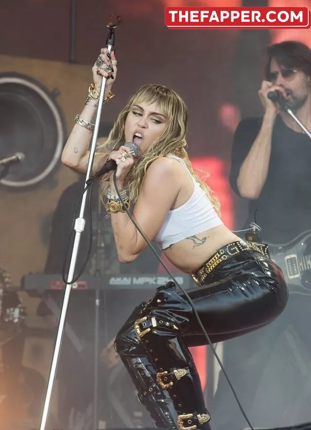 Miley Cyrus  Onlyfans Leaked Nude Image #iKksHPhjW4