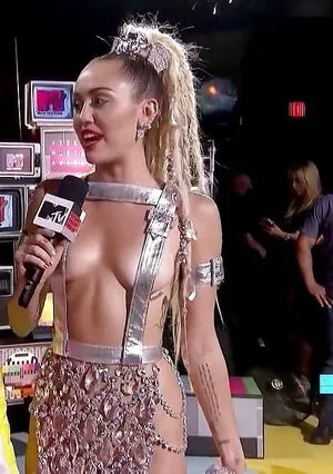 Miley Cyrus Onlyfans Leaked Nude Image #imetkXovUK