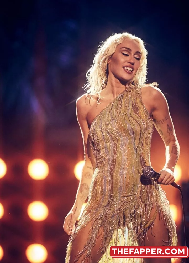 Miley Cyrus  Onlyfans Leaked Nude Image #nAoZXFQ5Av