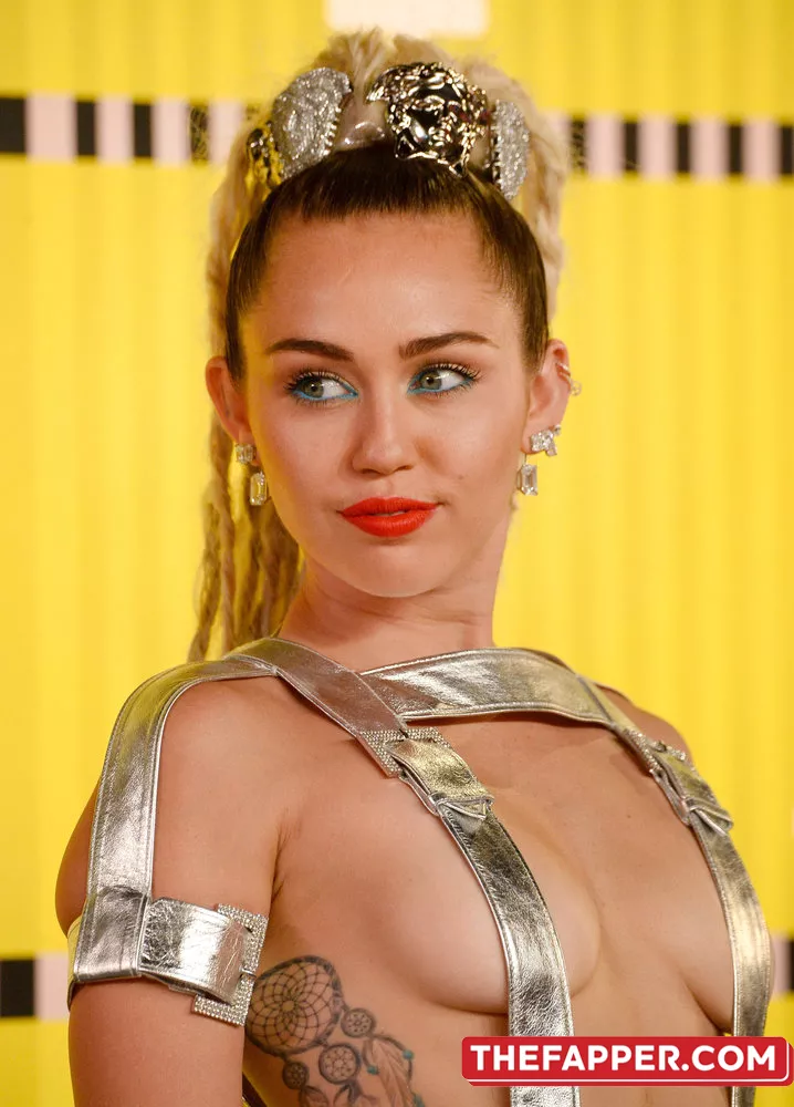 Miley Cyrus  Onlyfans Leaked Nude Image #nMs3STKKU9