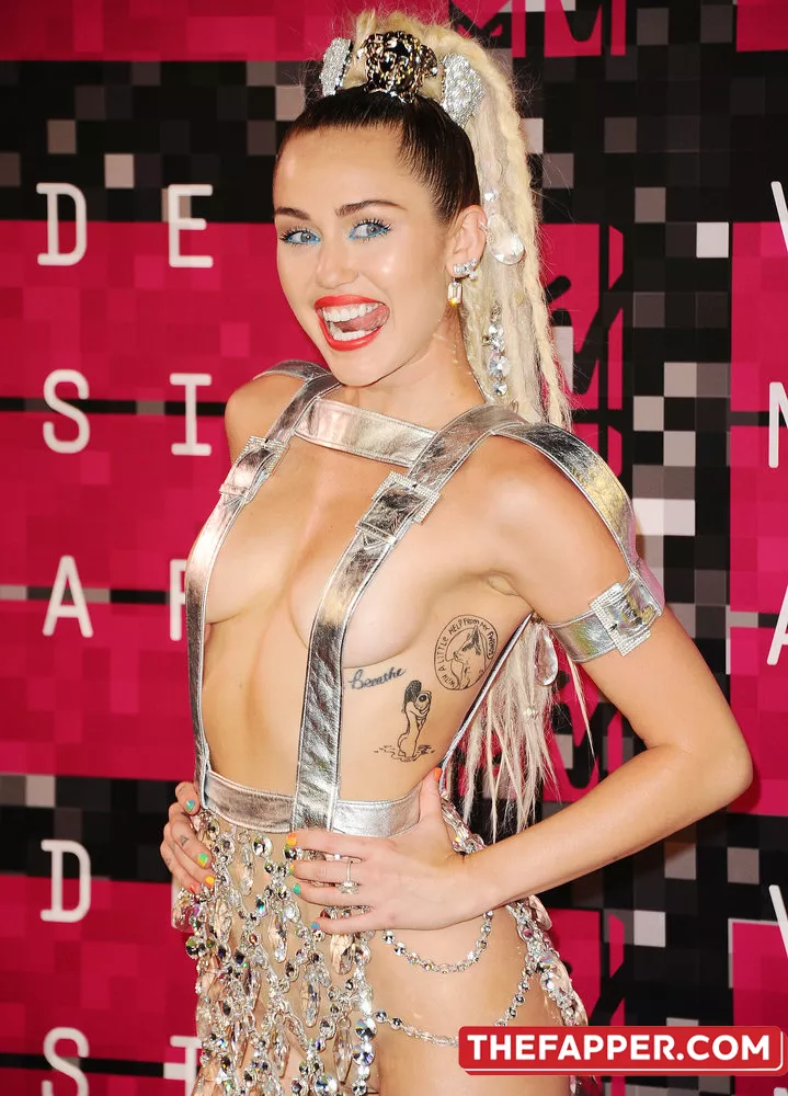 Miley Cyrus  Onlyfans Leaked Nude Image #olaDDyKYYE