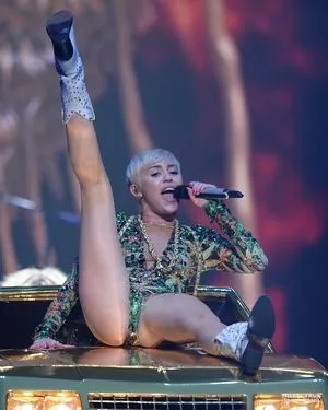 Miley Cyrus Onlyfans Leaked Nude Image #t8zlGiIZ3s