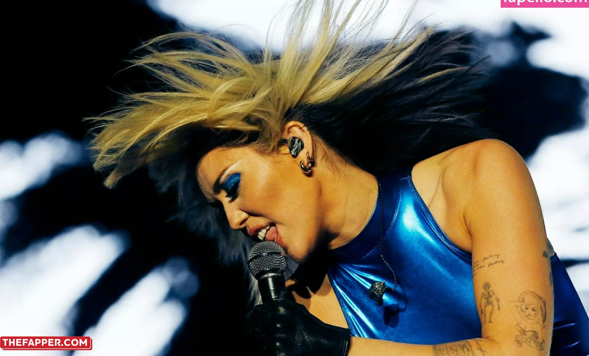 Miley Cyrus  Onlyfans Leaked Nude Image #umPVcmhVAq