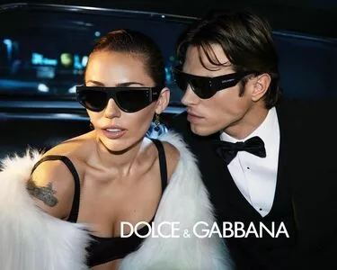 Miley Cyrus Onlyfans Leaked Nude Image #vYfIcQKv4N