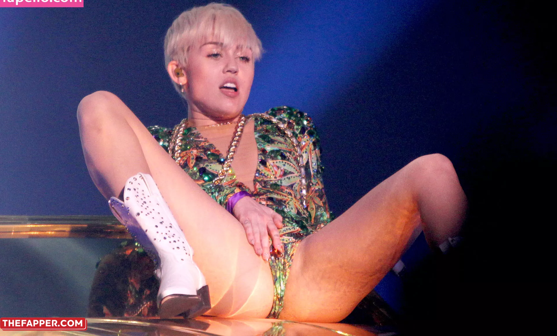 Miley Cyrus  Onlyfans Leaked Nude Image #xeF7l55tyD