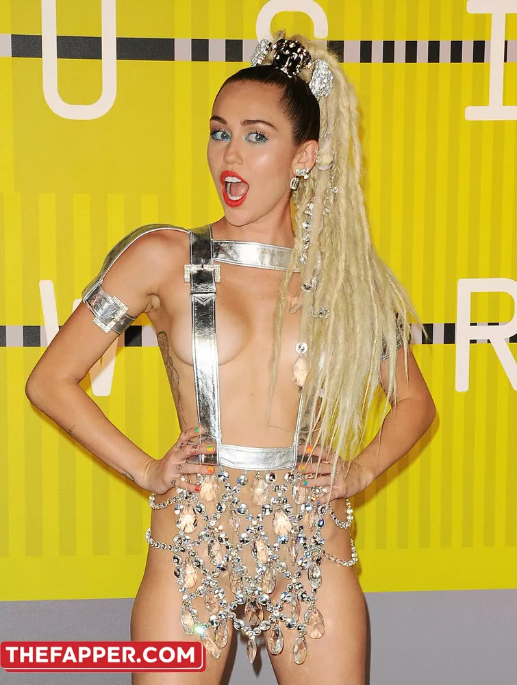 Miley Cyrus  Onlyfans Leaked Nude Image #xql4rgjo3j