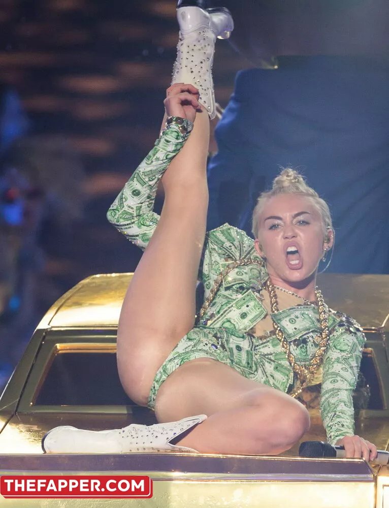 Miley Cyrus  Onlyfans Leaked Nude Image #zMOUpZmQDA