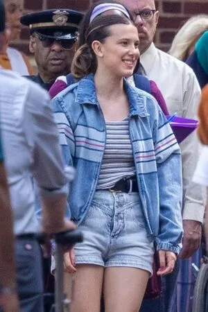 Millie Bobby Brown #7vpMklSut4