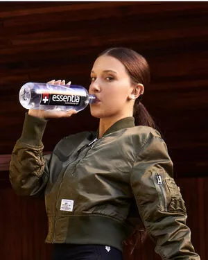 Millie Bobby Brown #EVgP98ONoo