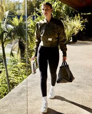 Millie Bobby Brown #Fk1vWnZSC3