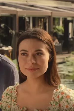 Miranda Cosgrove #ATzWpSARHT