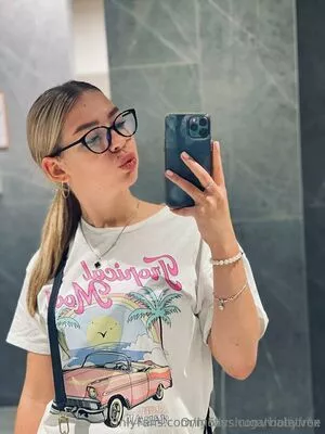 Mollyshugarbabyfree #kubQBiPS5g