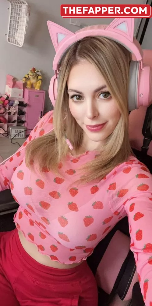 Nadyasonika  Onlyfans Leaked Nude Image #PegYieet32