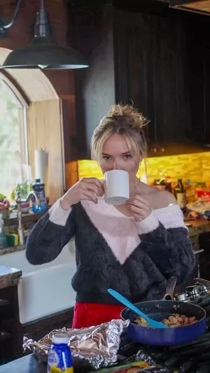 Natalie Alyn Lind #9Pj0maABbA