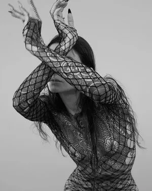 Noemie Doragon #e3XGhV8aAJ