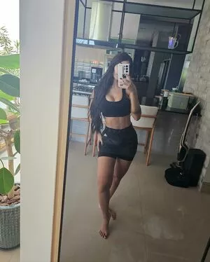Nyvi Estephan #6yHTVcP1cP