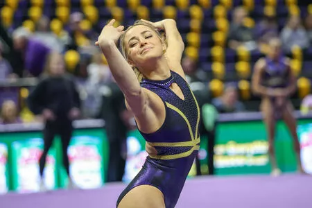 Olivia Dunne #4cCbXWJB07