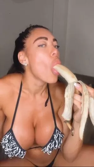 Pamela Pombo #MoZXAKXZv0
