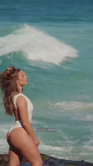 Paolla Oliveira #7bPFveuac8