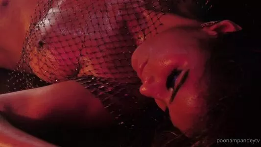 Poonam Pandey #8daxGHyv0i