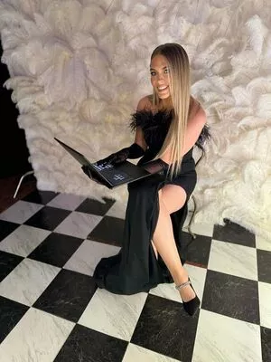Qtcinderella #LMKQStulYZ